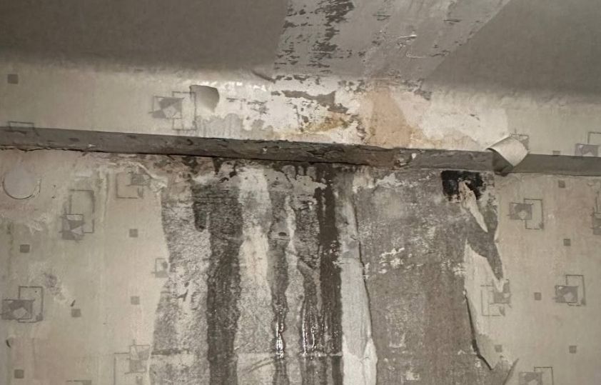 В Пролетарском районе Донецка дома затоплены: жители жалуются на протекающую крышу