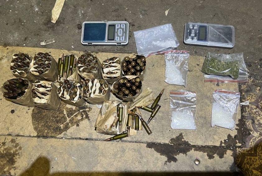 В Макеевке изъят наркотик и арсенал боеприпасов