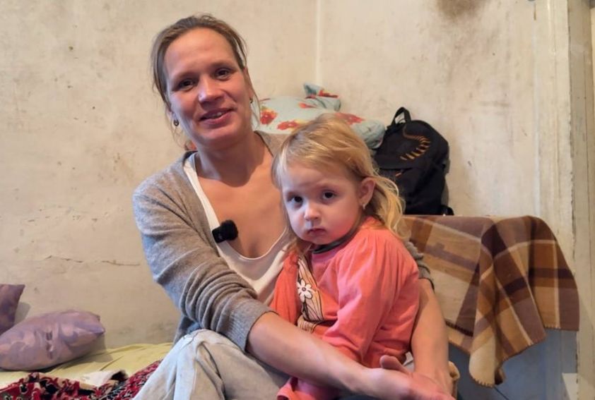 Роды в военной машине: История многодетной мамы из Волновахи