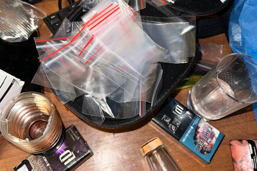 Попытка сбыта наркотиков в Харцызске: Дилеру грозит 20 лет лишения свободы