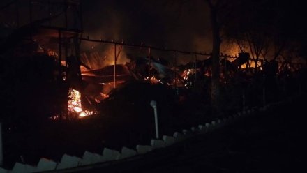 В Феодосии предотвращен взрыв газовых баллонов при пожаре