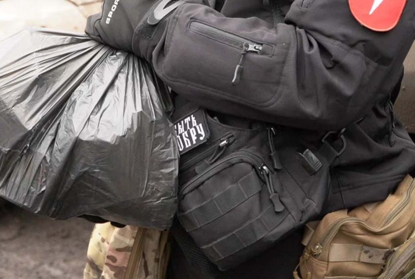 Гуманитарная помощь Великой Новоселковке: Волонтеры и бойцы СОБР оказали поддержку