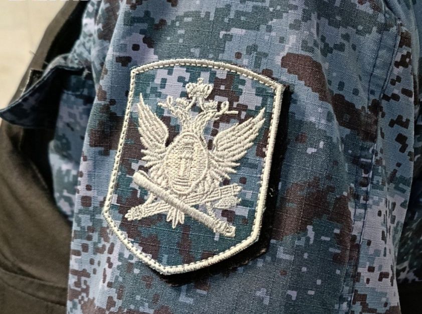 Жителю Донецка предложили решить проблему с долгом через контракт с Минобороны