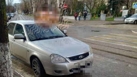 В Евпатории выписали водителя, остановившегося на пешеходной зоне
