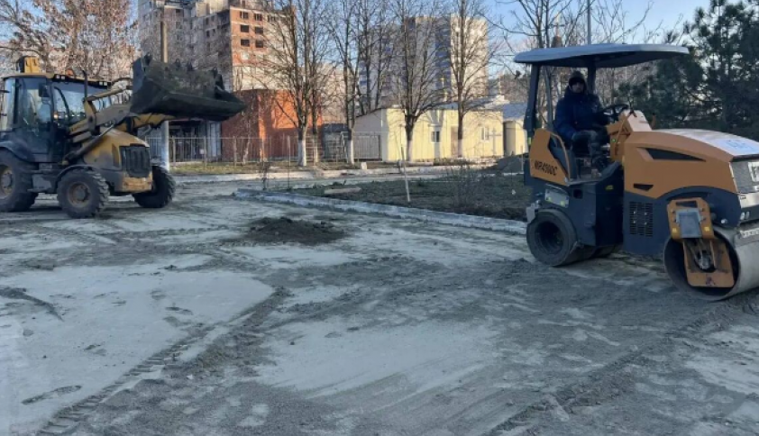 Благоустройство Мариуполя: Тульская область восстанавливает сквер Победы