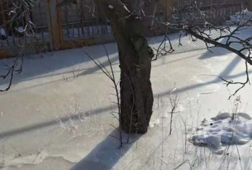 Опасный каток на улице Пантелеймоновской в Горловке: жителям грозит опасность