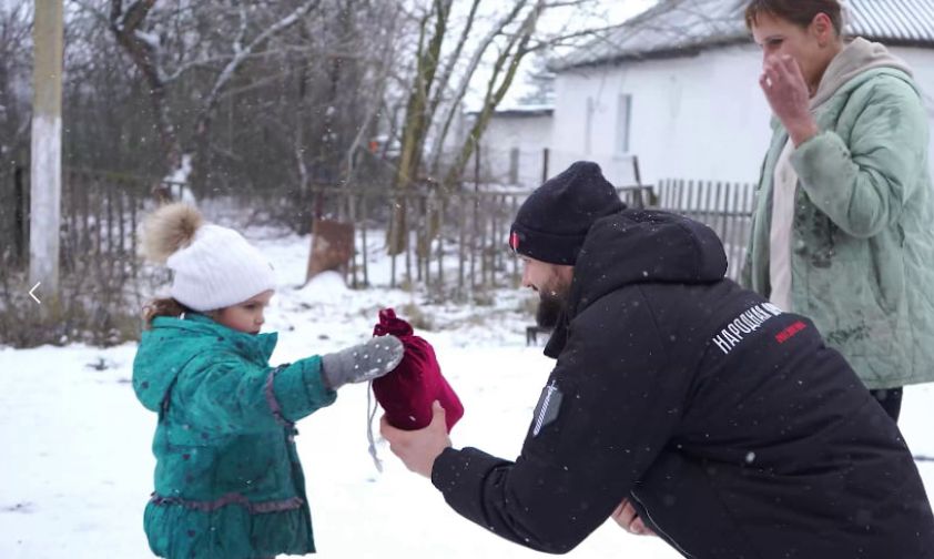 Новогодний подарок от дружинников: как помогли многодетной семье в Старомлиновке