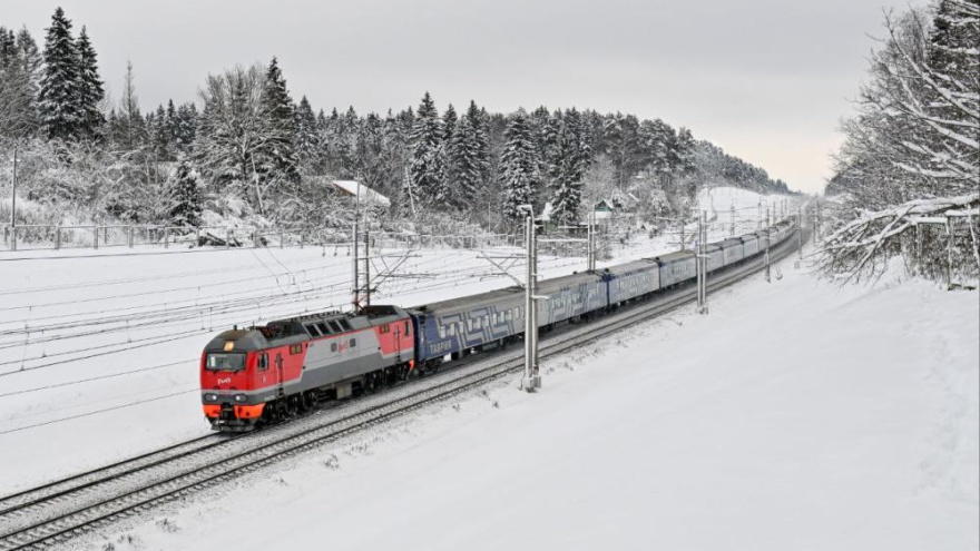 Задержки в движении поездов, связывающих Крым с остальной Россией