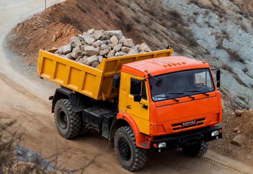 Беспилотные КАМАЗы Заменят Водителей на Каранском Карьере в ДНР