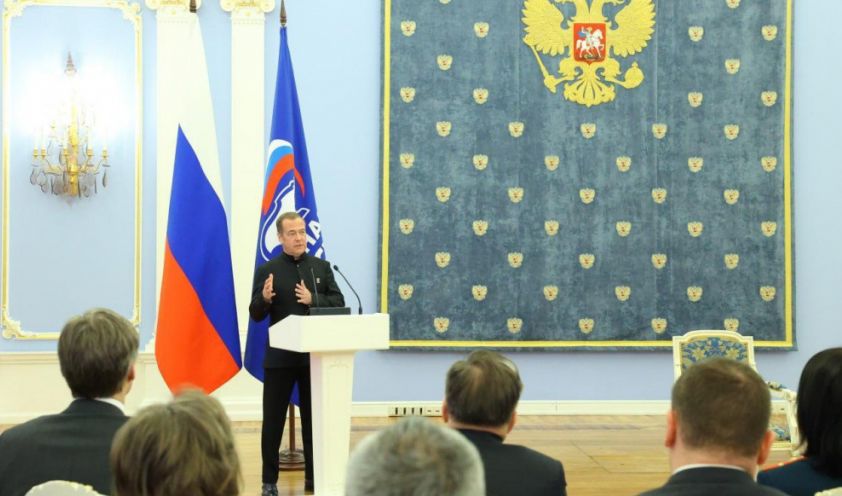 «Единая Россия» разработает новую народную программу с учетом предложений экспертов и общественности