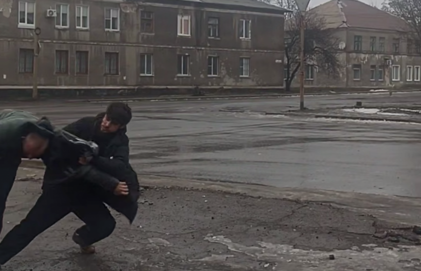 В Горловке произошла массовая драка с приставаниями к девушкам